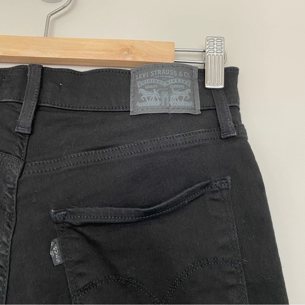 Levi's Women's Straight Leg Jeans - Black - Picture 9 of 16